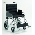 Αναπηρικό Αμαξίδιο με Πλαϊνά Γραφείου και Μαξιλάρι Κωδ. 3793Α Υποπόδια σταθερού ύψους.
